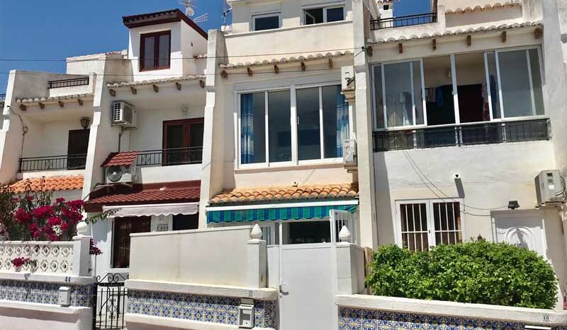 Large 2 bedroom Townhouse in Los Balcones